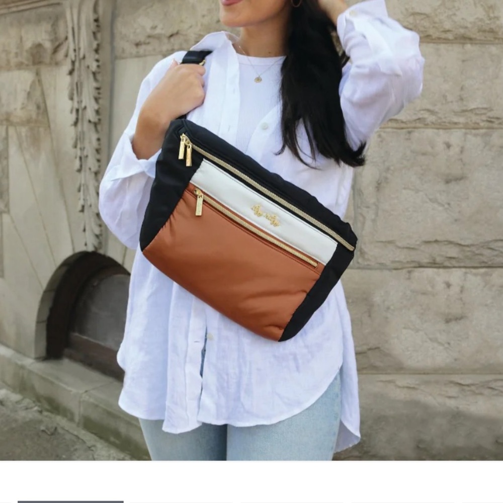 Itsy Ritzy jumbo Fanny pack